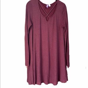 Francescas Burgundy V-Neck Long Sleeve Dress Size Medium